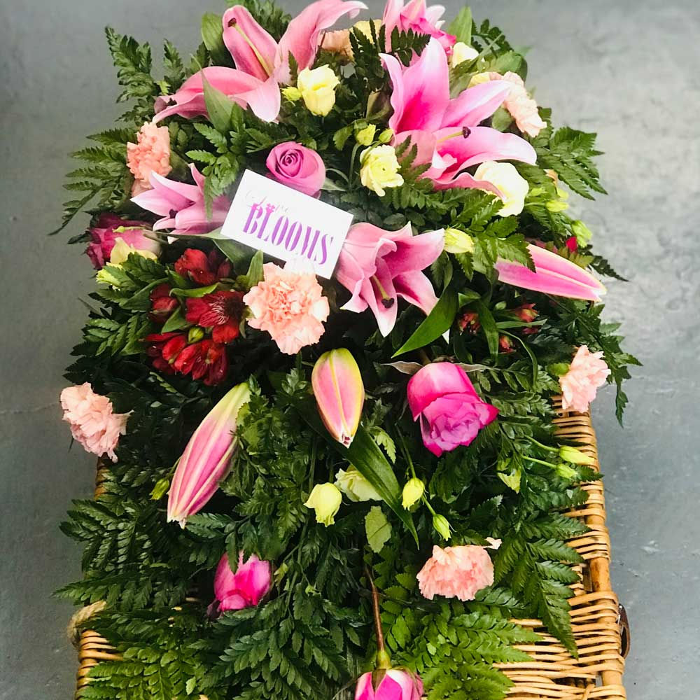 Teardrop Spray Lily & Rose