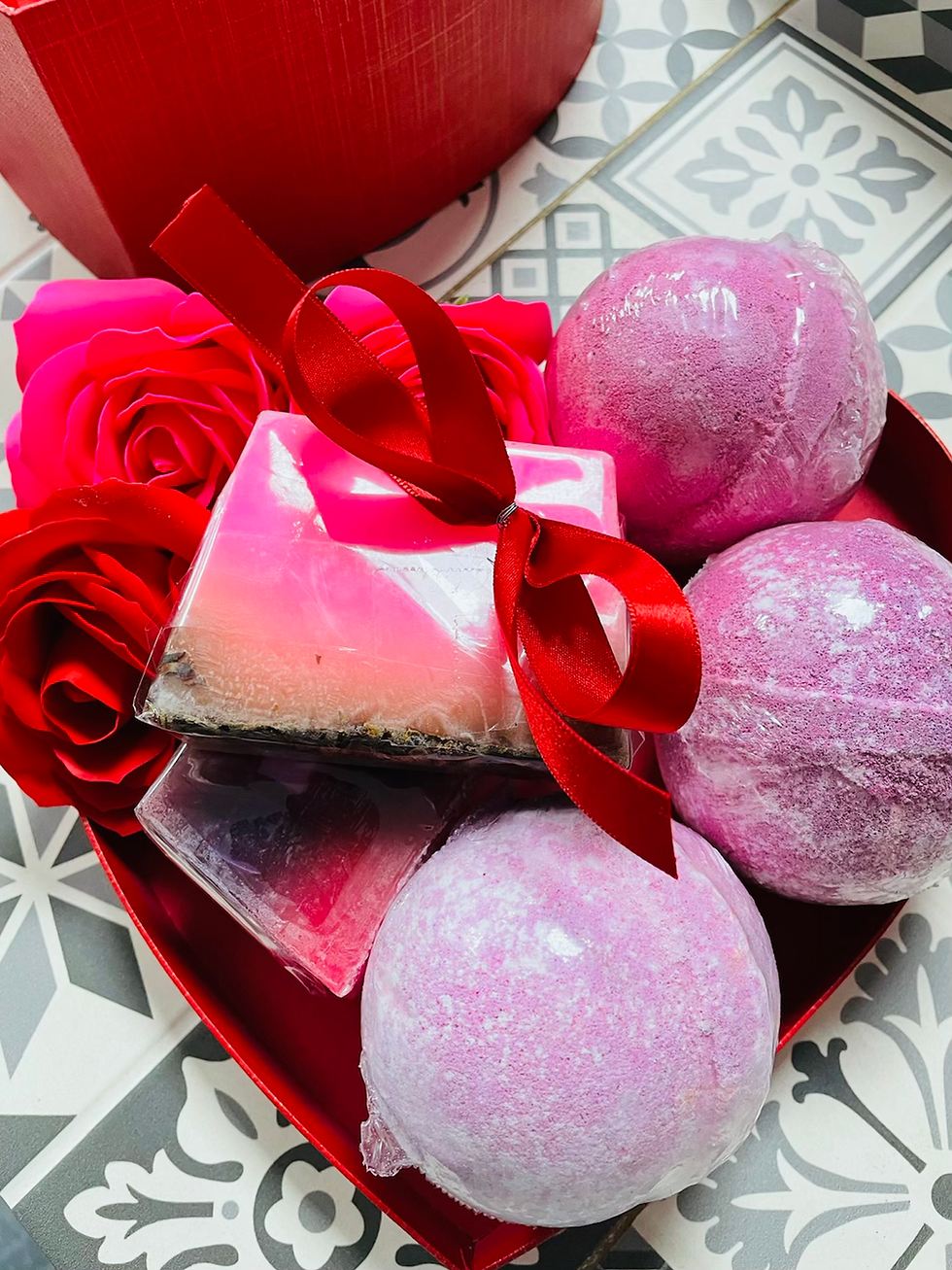 Thumbnail: Love Explosion Bath Bomb Set