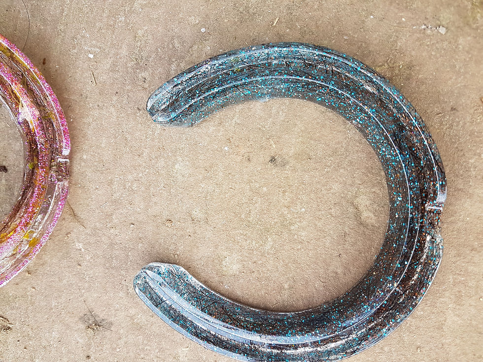 Thumbnail: Encapsulated horsehair shoes