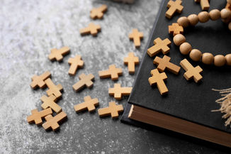 How to Shop a Christian Store Online and Choose Gifts with Confidence
