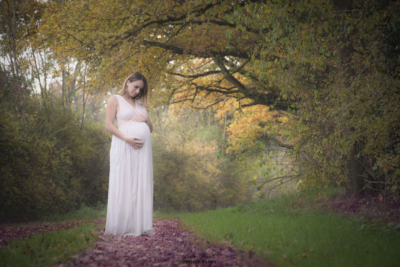 Shooting grossesse Semur en Auxois, Yonne, Côte  d'or, Avallon, Vieux Château, Epoisses, Pouilly en Auxois, Athie, Guillon, Lac des Settons, Auxerre, Monéteau, Chablis, Irancy, Troyes, Corrombles, Montbard