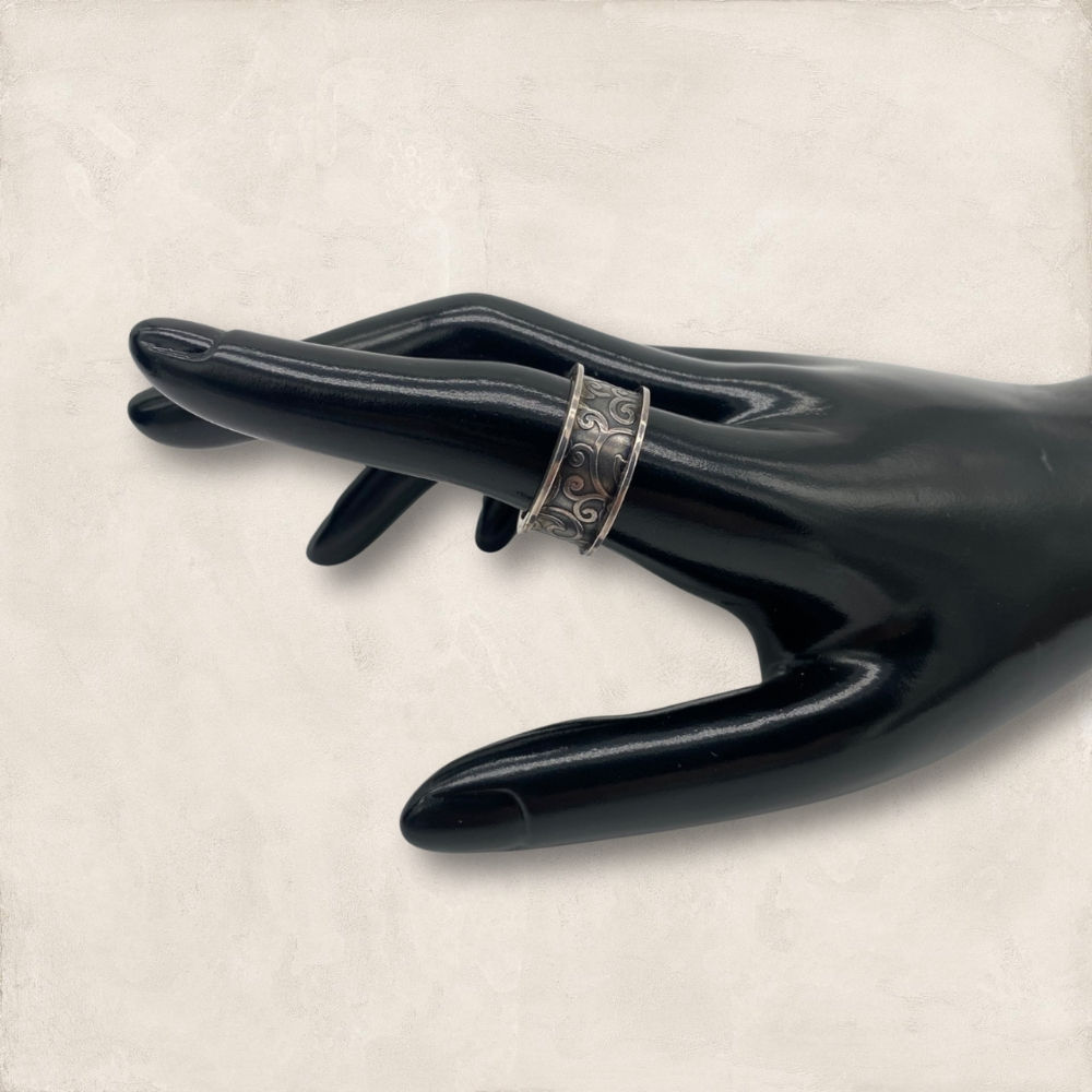 Bordered Pattern Ring - Size 8