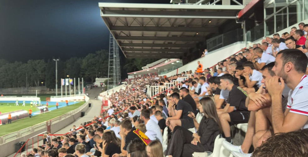 Fans watching the Zrinjski Mostar game