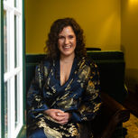 Sessão Boudoir de Susana para o projeto +Mulher, retratando sua força e superação da bulimia, com fotografias de Dai Moraes, vídeo de Janela Discreta Video e maquilhagem de Eliza Marin Makeup, realizada no Lawrence’s Hotel.