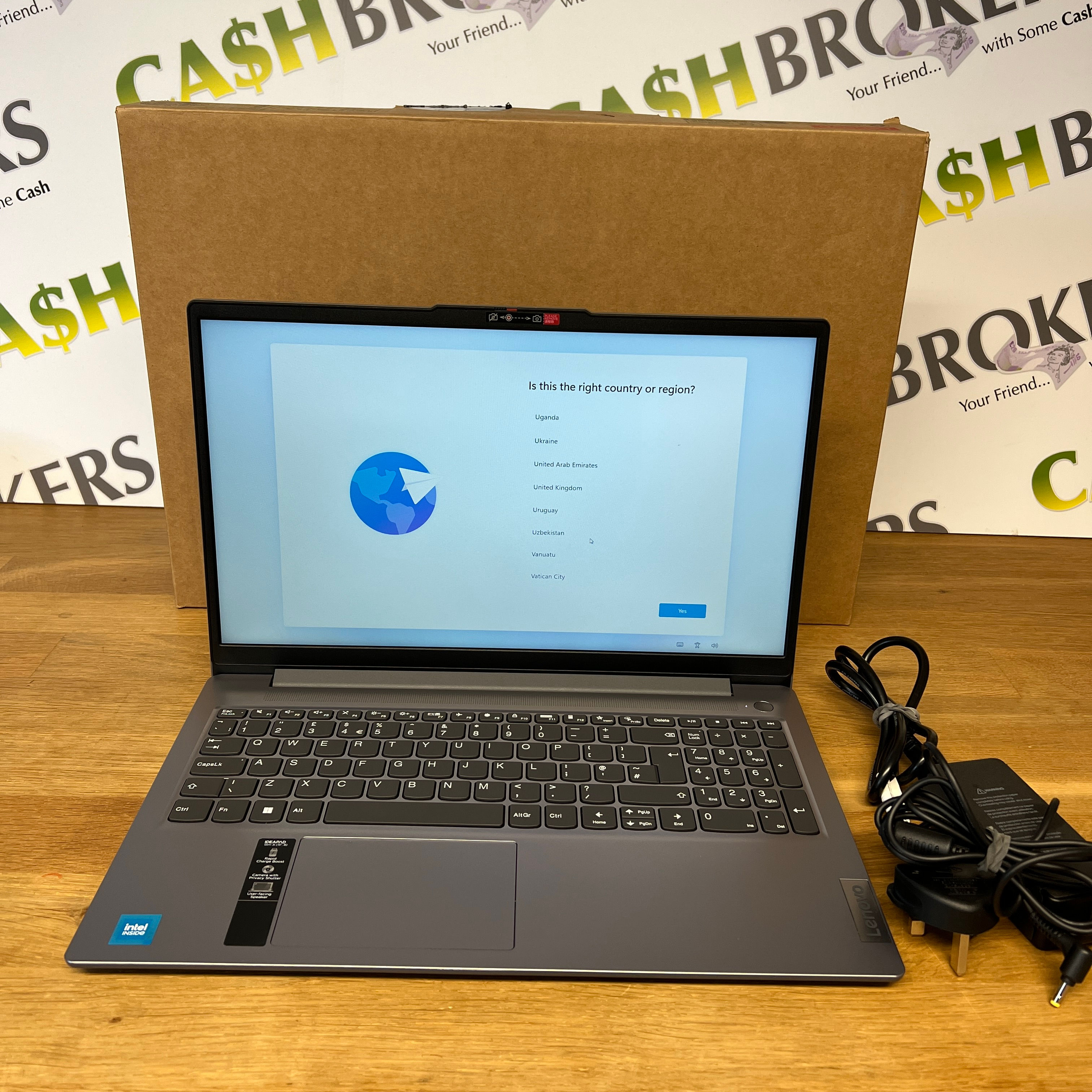 Lenovo IdeaPad Slim 3 15IAN8 4GB RAM 128GB SSD - Boxed