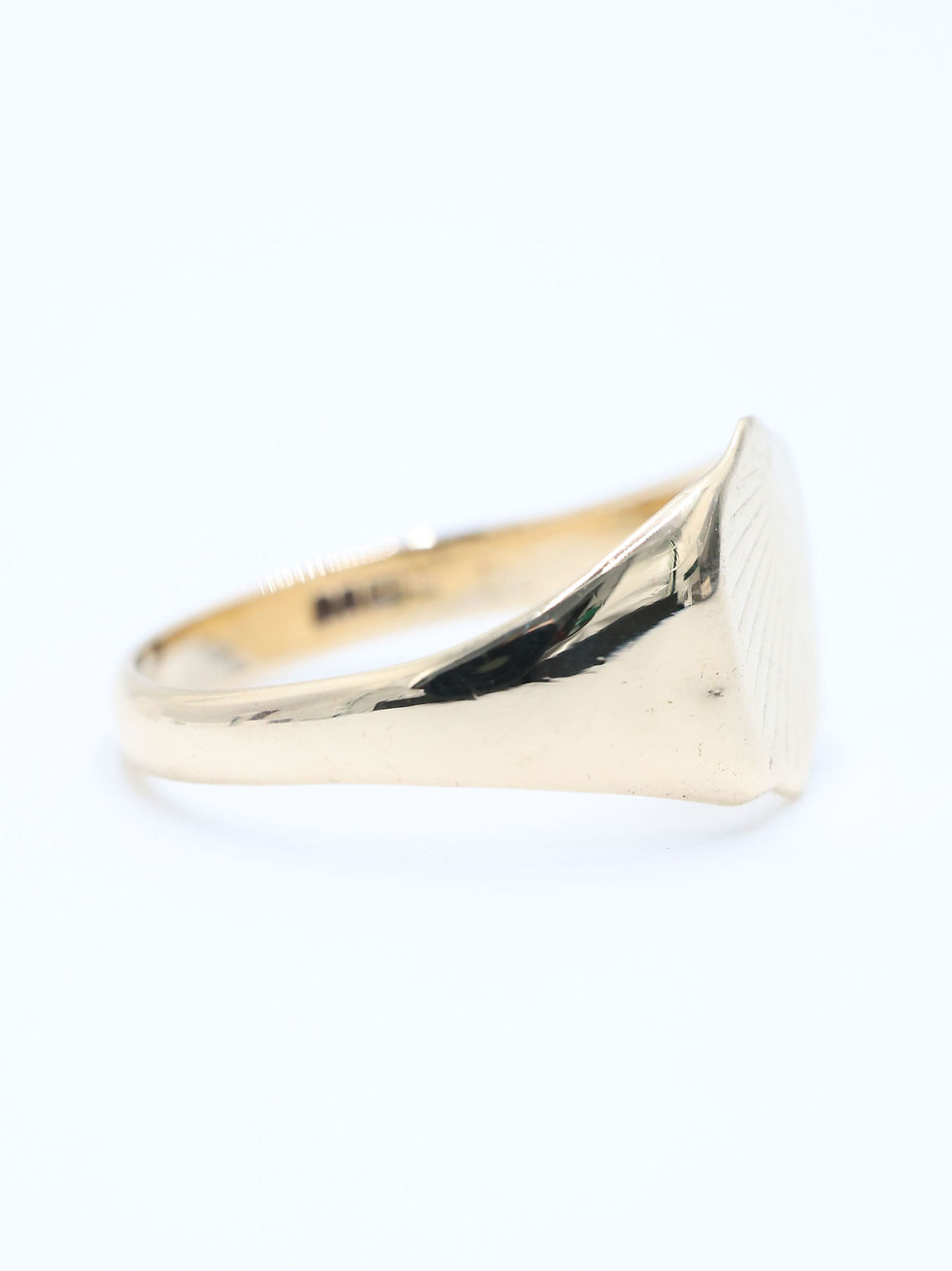 Thumbnail: 9ct Yellow Gold Corner Pattern Signet Ring  Size W 1/2
