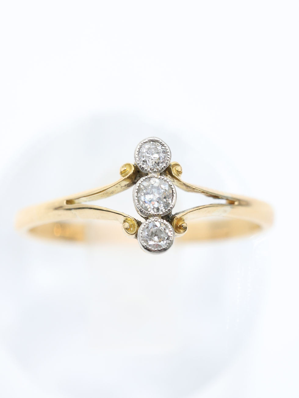 Thumbnail: Vintage 18ct Yellow Gold 0.18 Carat Diamond Vertical Trilogy Ring