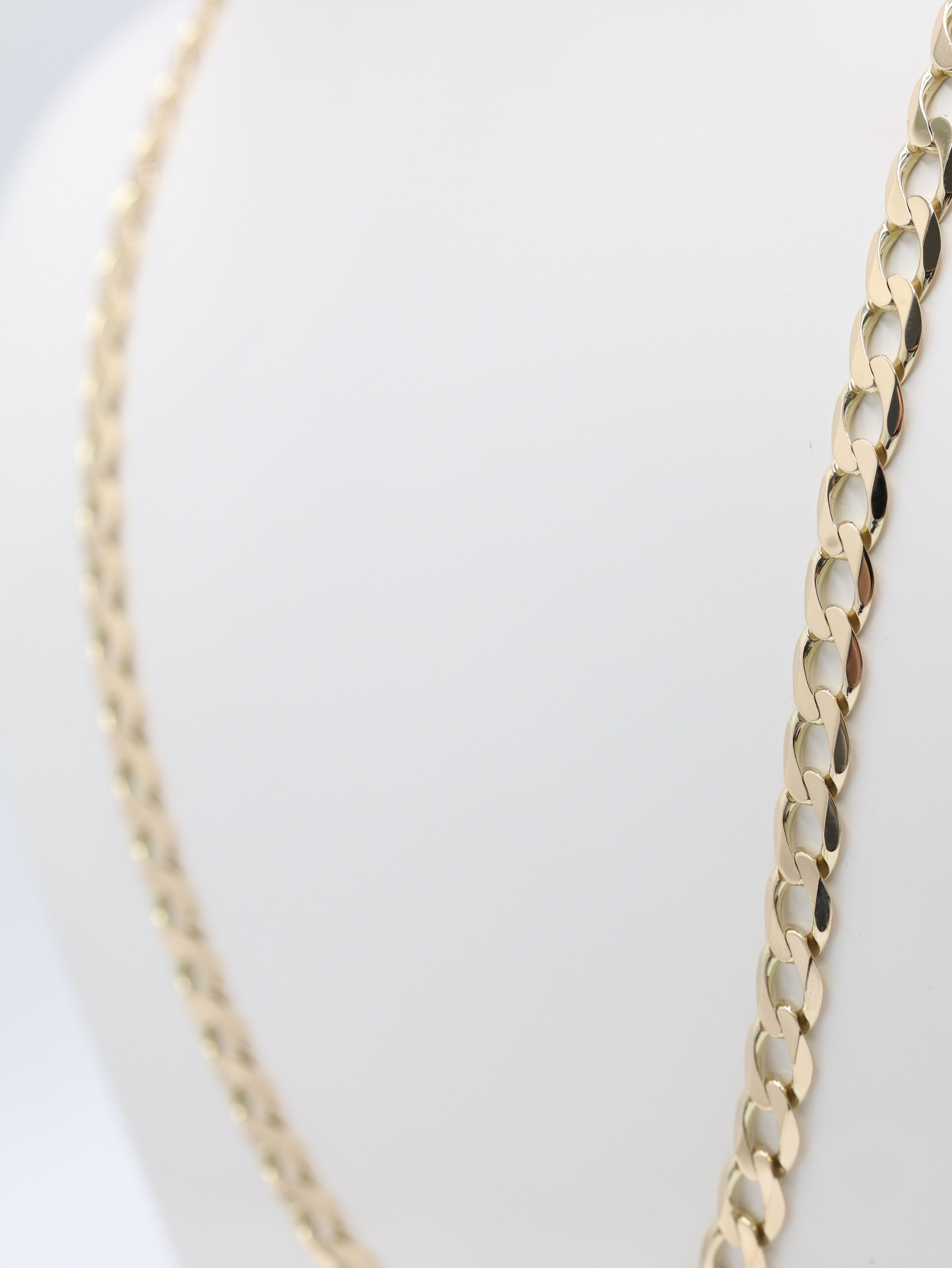 9ct Yellow Gold Curb Link Chain 21.5"
