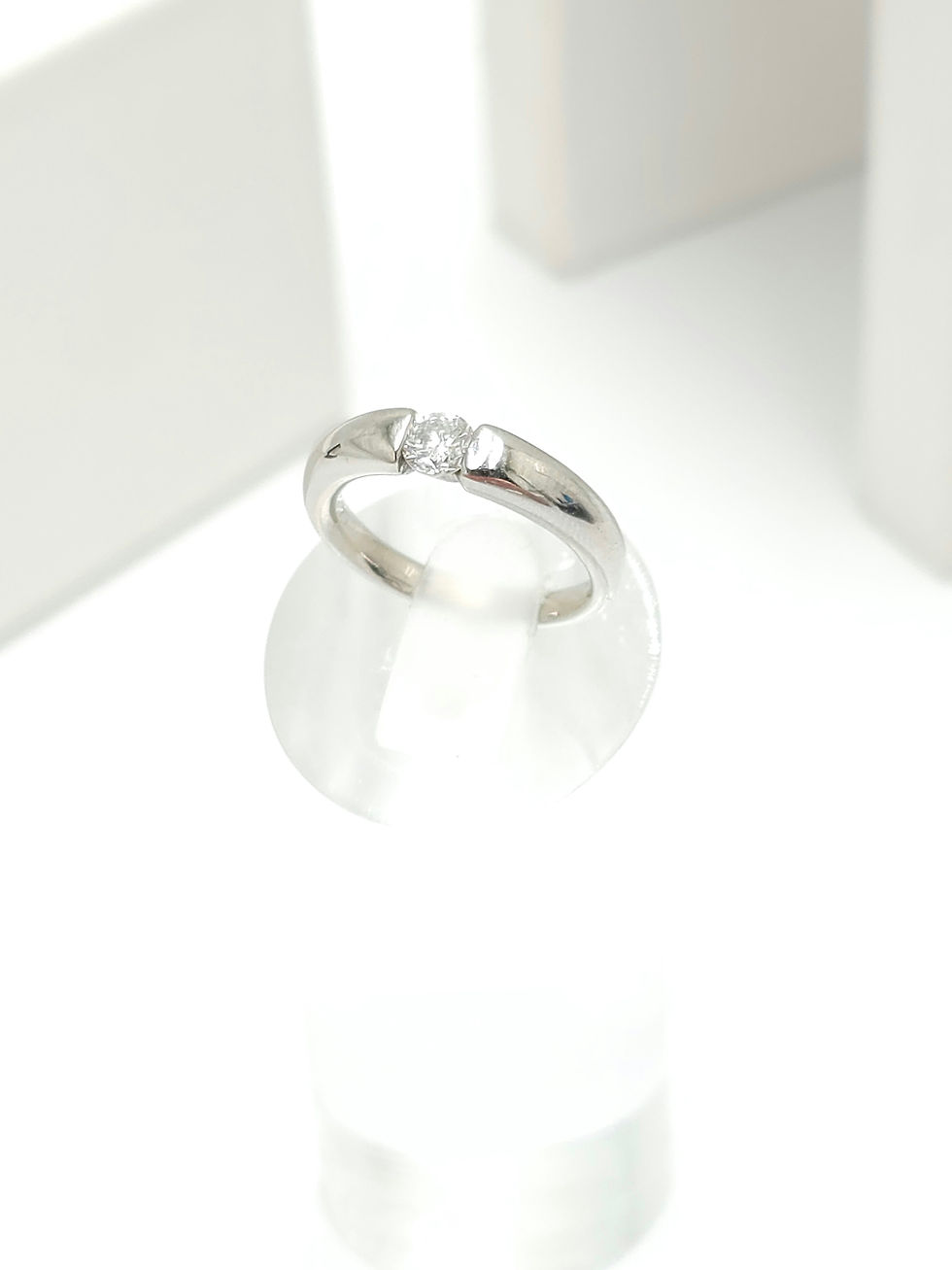 18ct White Gold 0.27 Carat Diamond Torque Ring