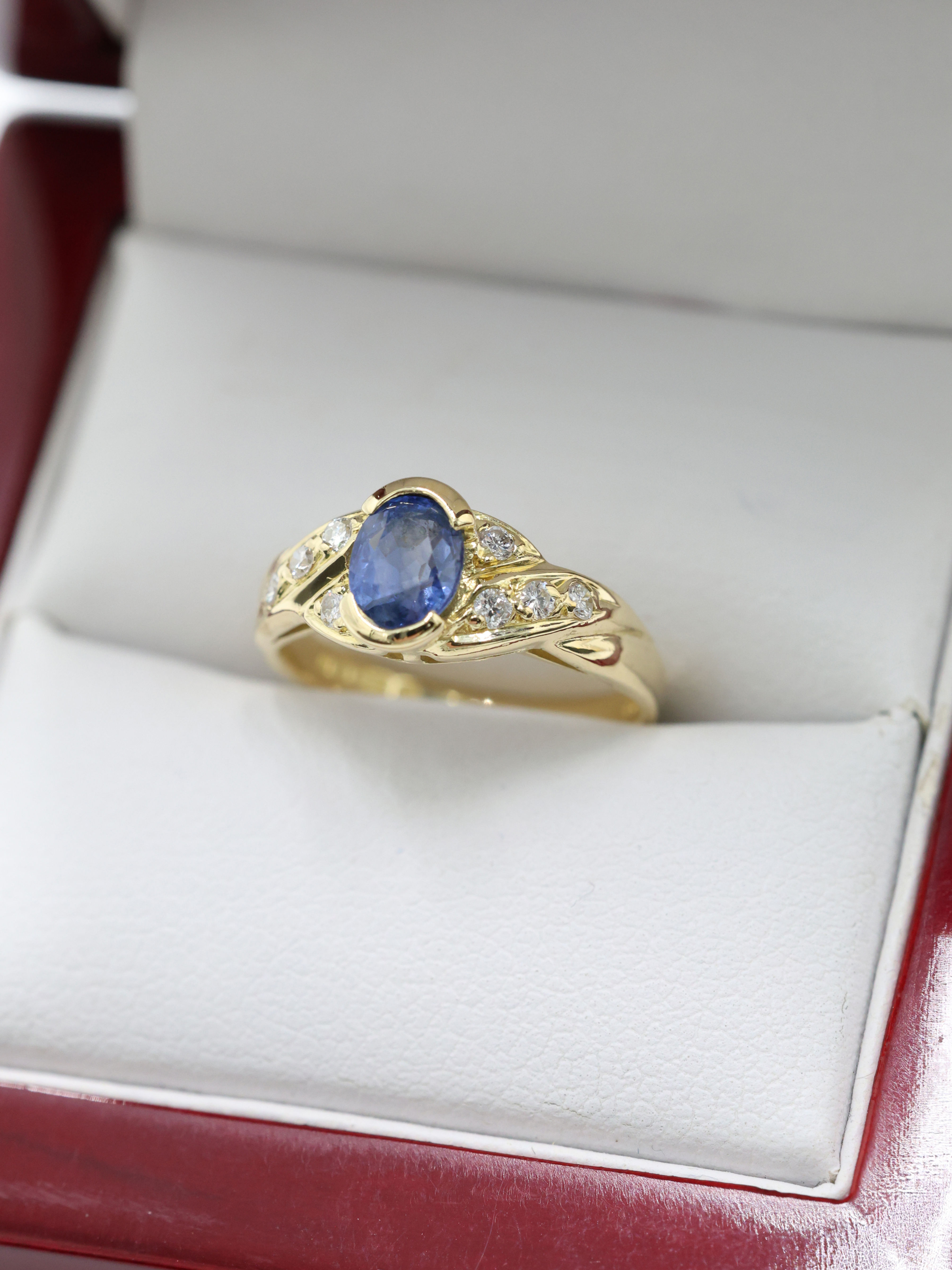18ct Yellow Gold Sapphire & Diamond Twist Set Ring