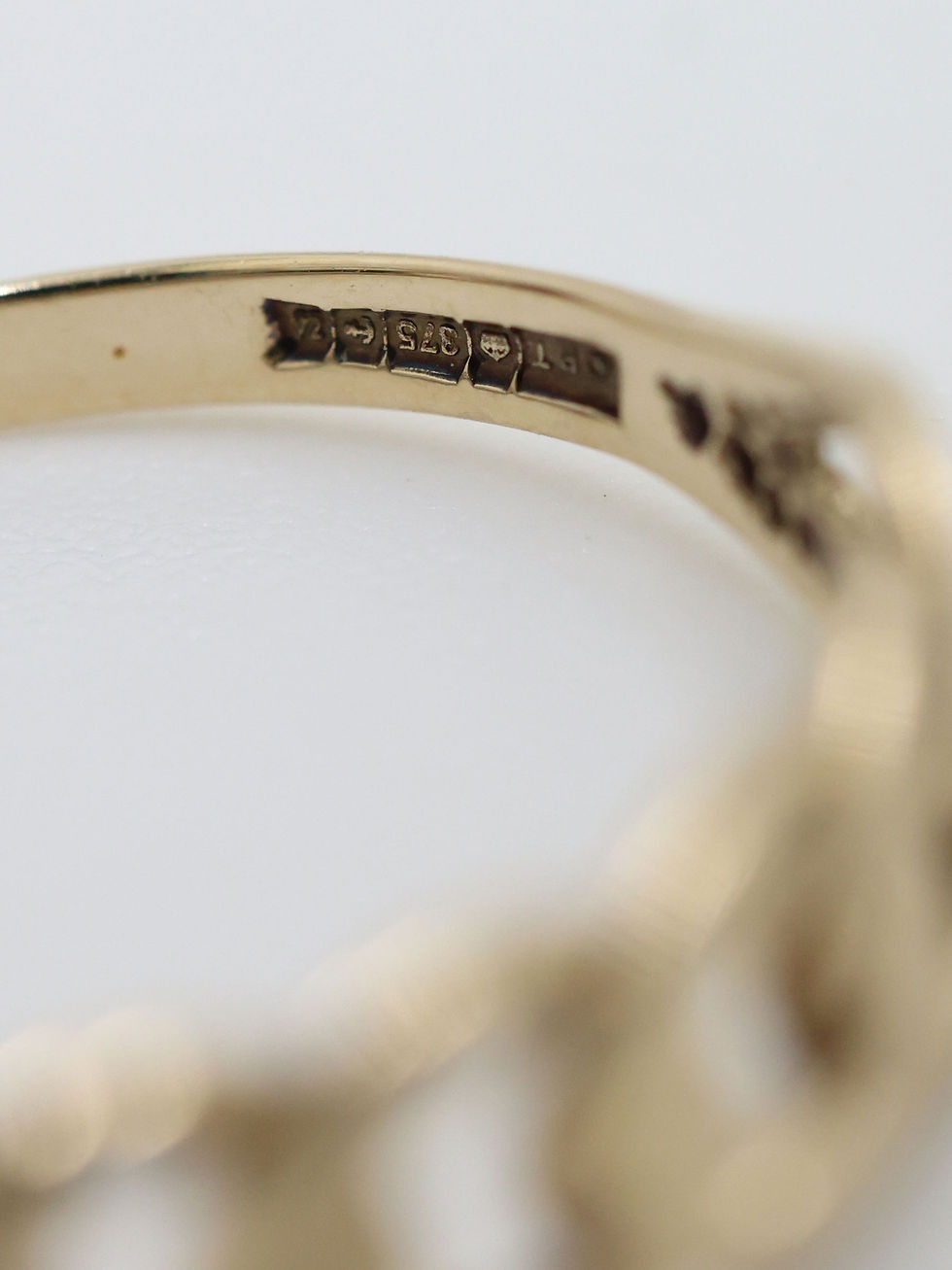 Thumbnail: 9ct Yellow Gold Curb Chain Ring Size O
