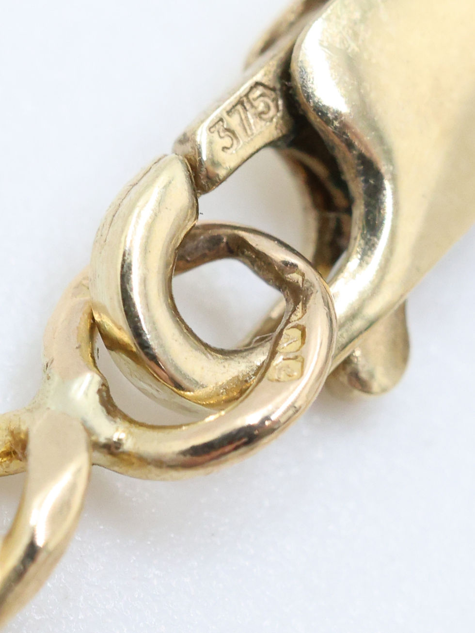 Thumbnail: 9ct Yellow Gold Celtic Link Chain  17.5"