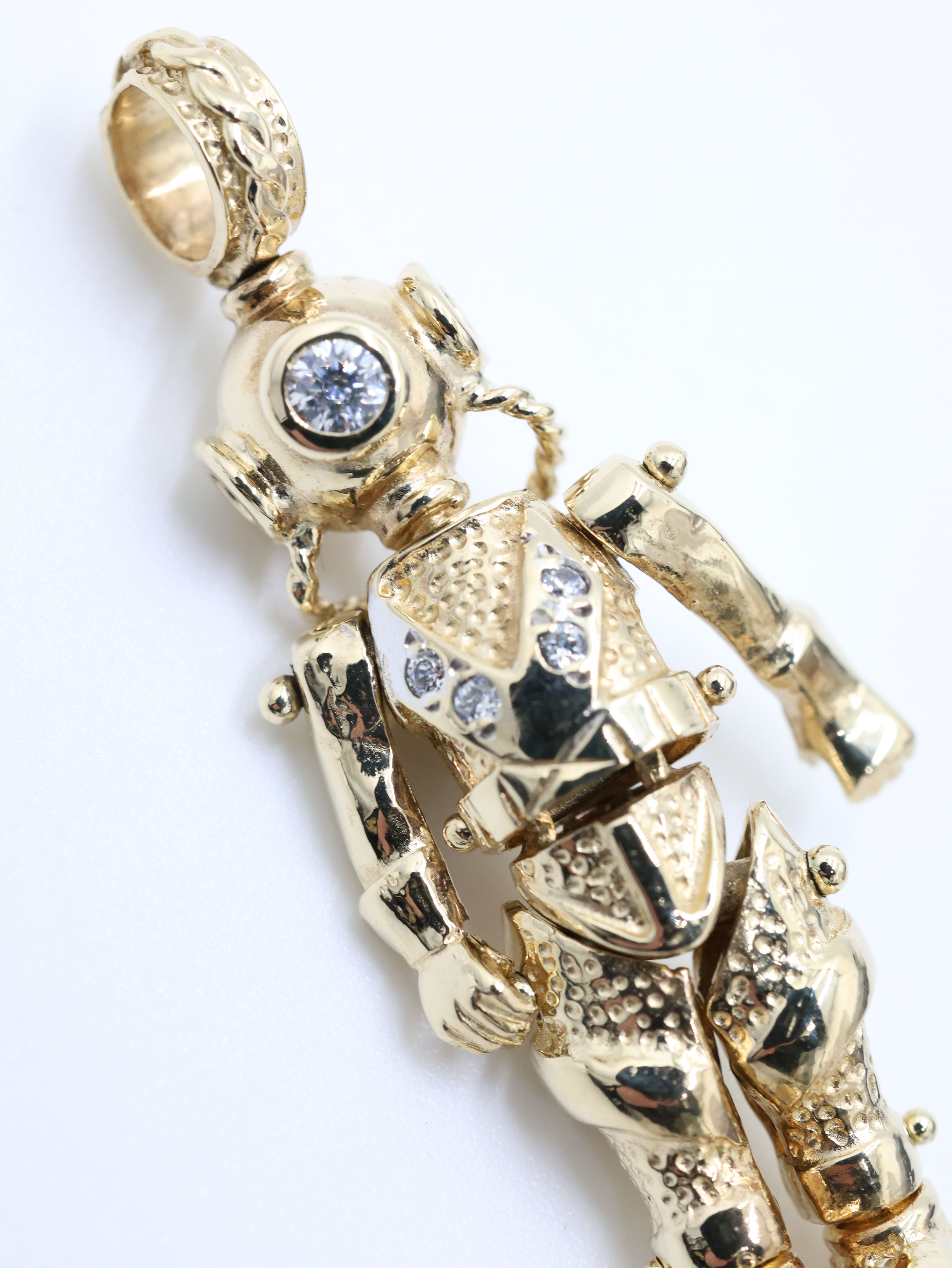 9ct Yellow Gold CZ Scuba Pendant