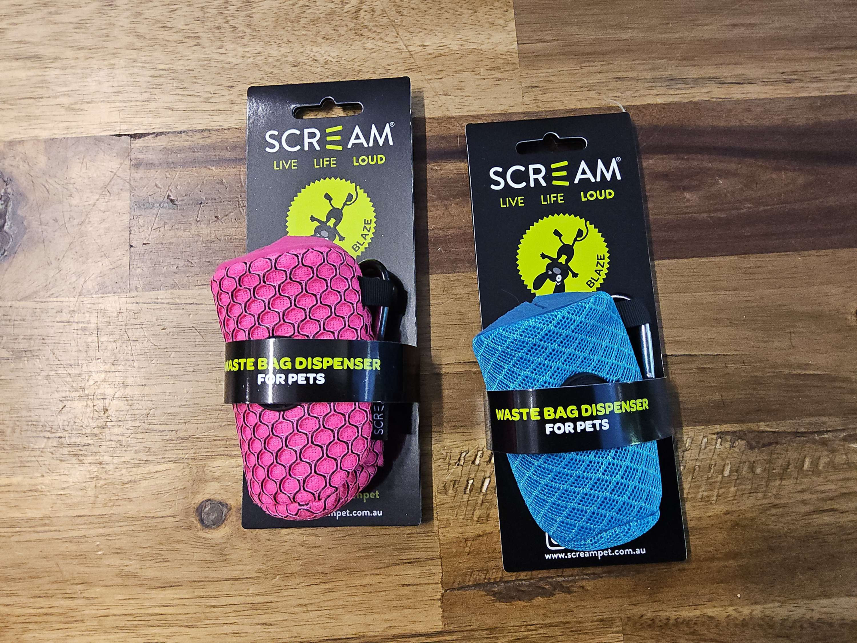 Waste bag dispenser with clip Scream