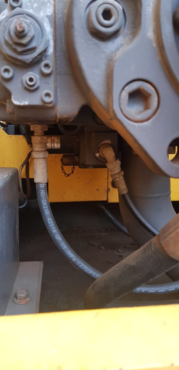Miniatura: Bomba Hidráulica Escavadeira Volvo EC240