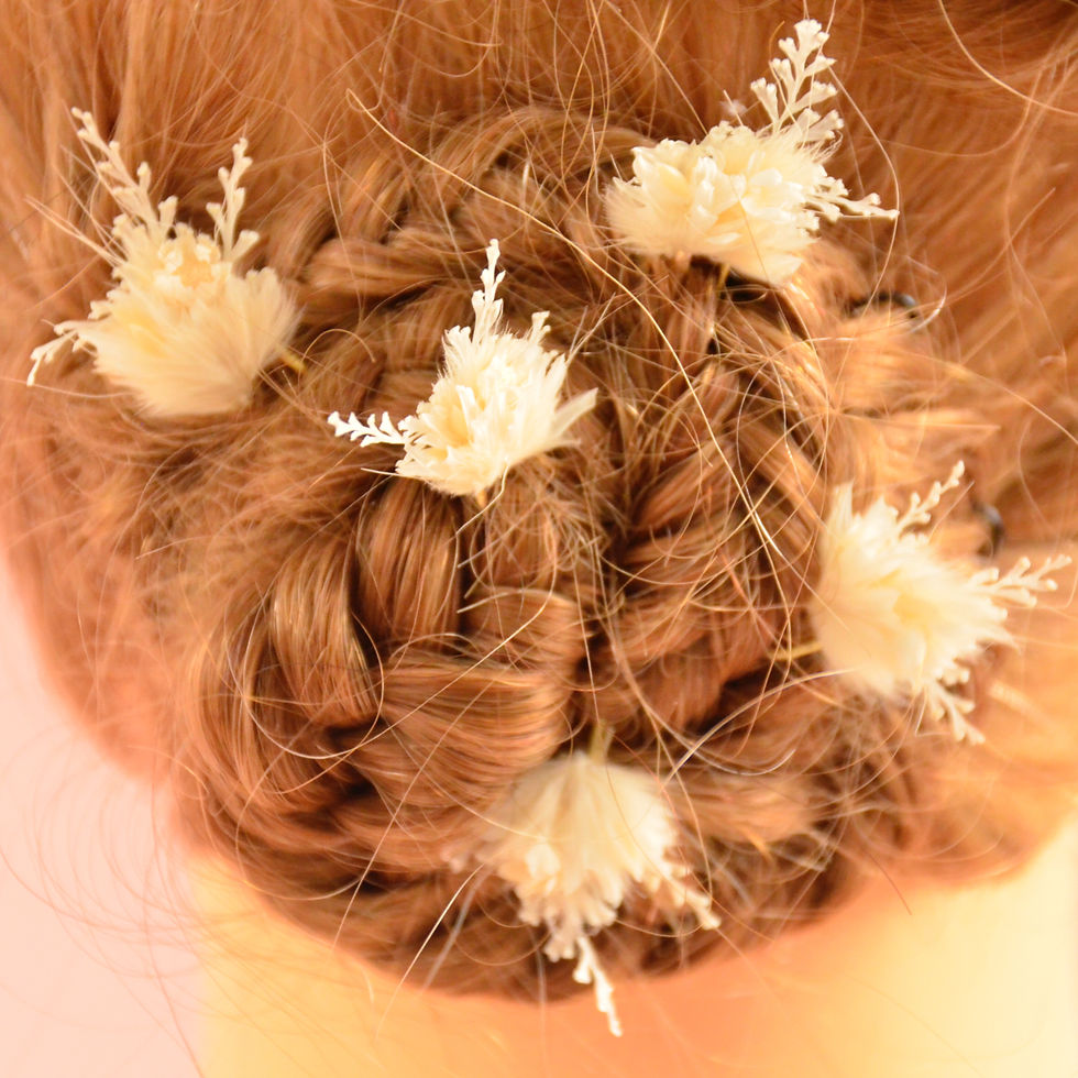 Miniature : Accessoire de coiffure fleurs séchées Alina | Détail épingles dorée artisanale