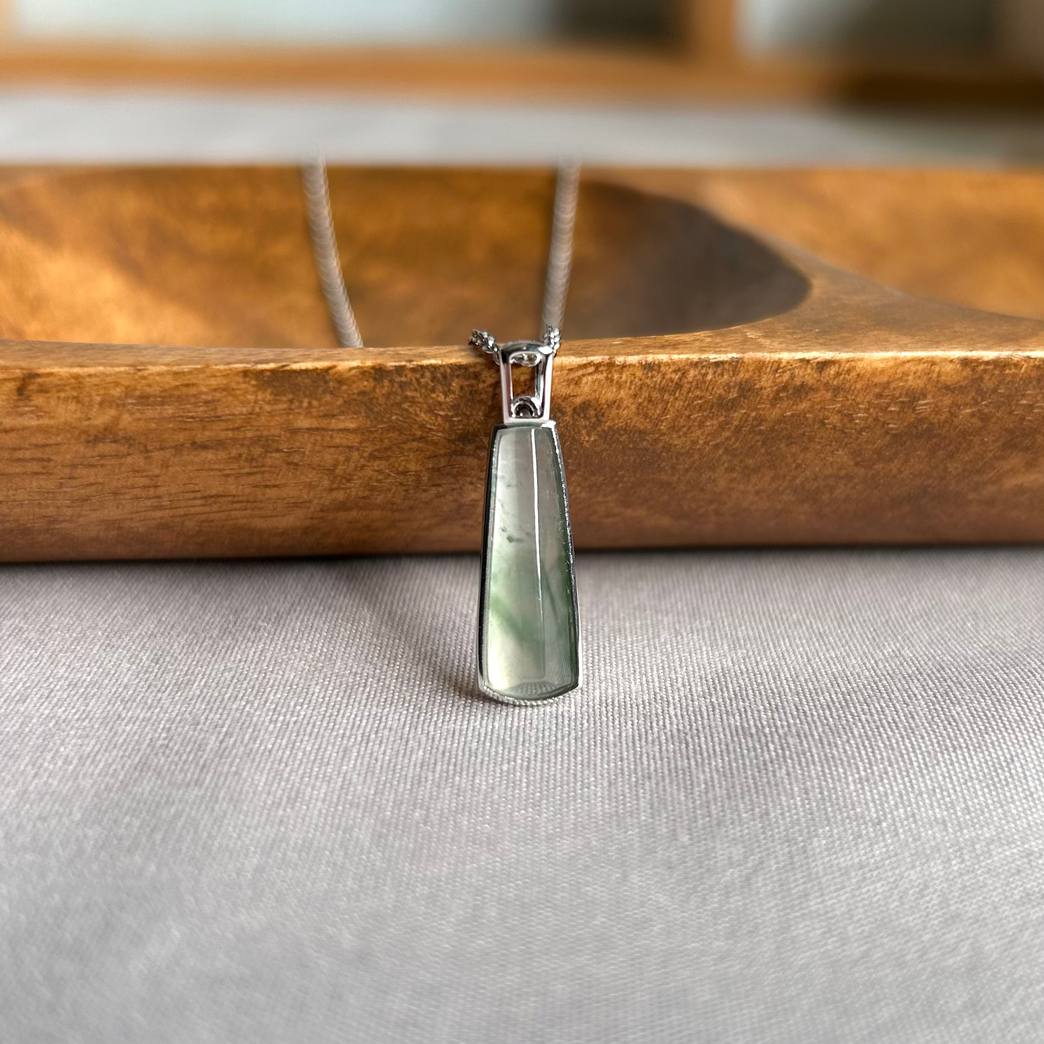 White with Green Streaks Bar Pendant in 18K White Gold