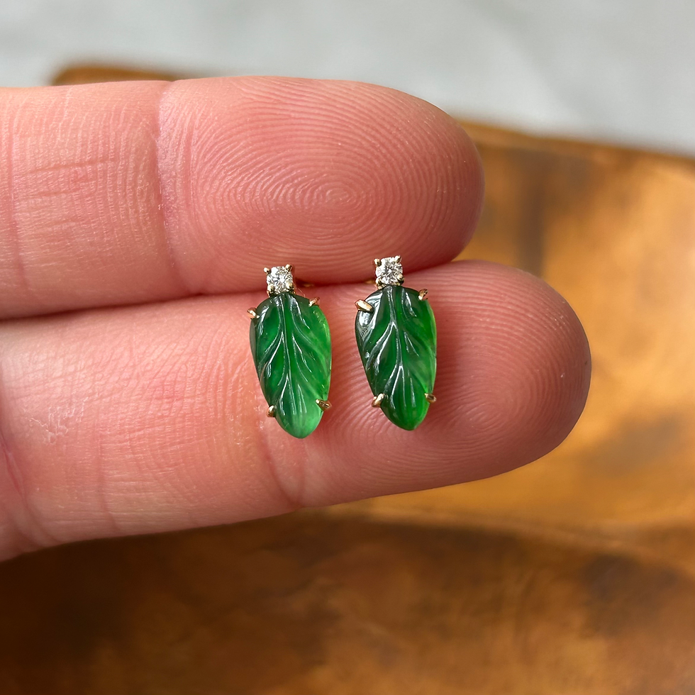 Thumbnail: Rich Green Leaves Ear Studs in 18K Yellow Gold and Diamonds