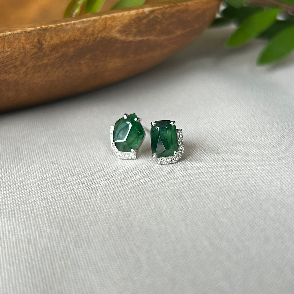 Thumbnail: Forest Green Piaohua Faceted-cut Ear Studs in 18K White Gold and Diamonds