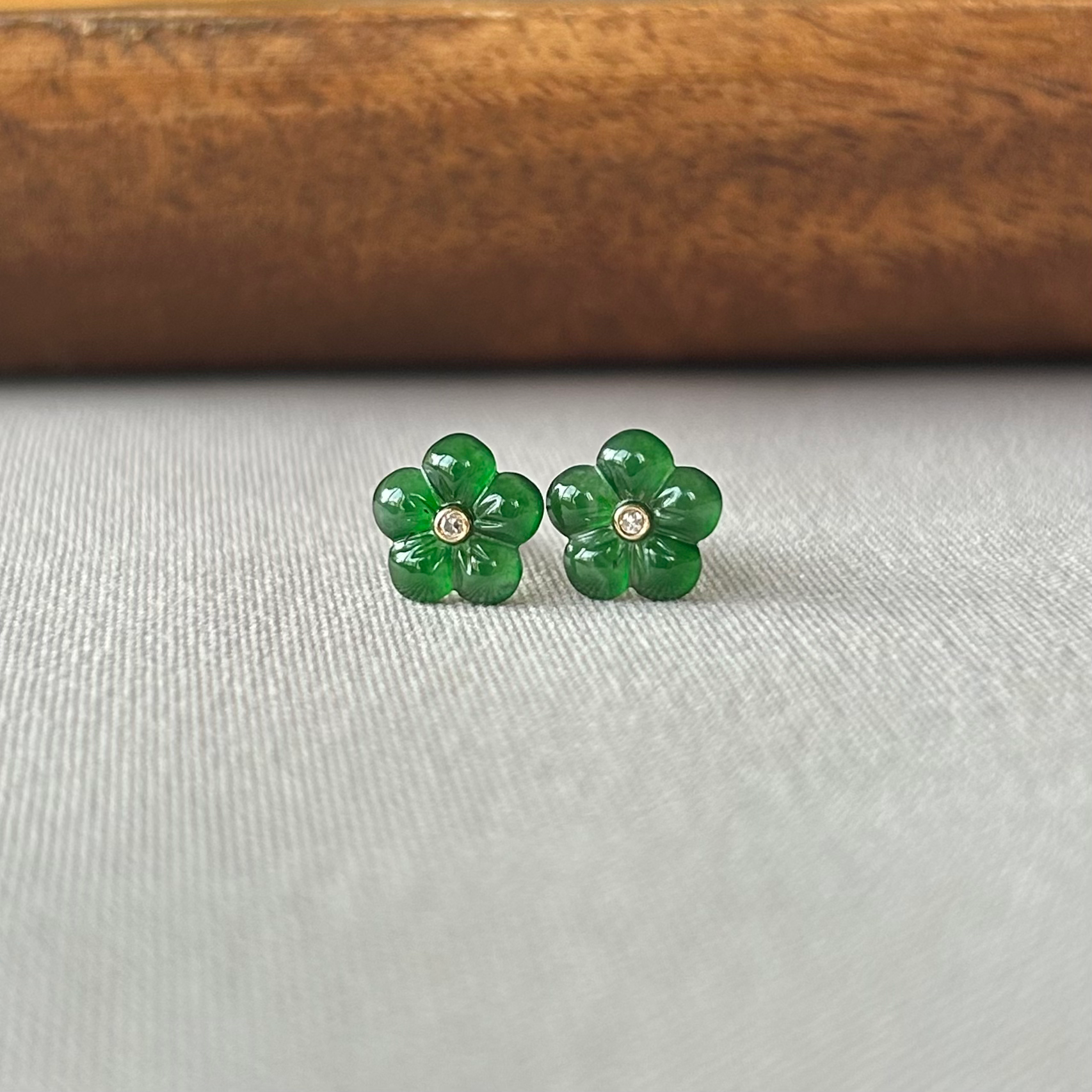 Rich Green Mini Flower Ear Studs in 18K Yellow Gold and Diamonds
