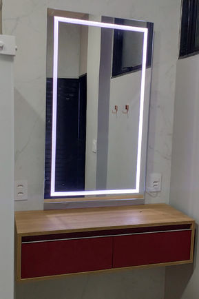 Letreiro Banner Inox comunicação visual criação arte design painel totem expositor adesivo envelopamento vidro móveis espelho ambientação arquitetura mdf marcenaria vidraçaria serralheria alumínio  esquadria box banheiro 
