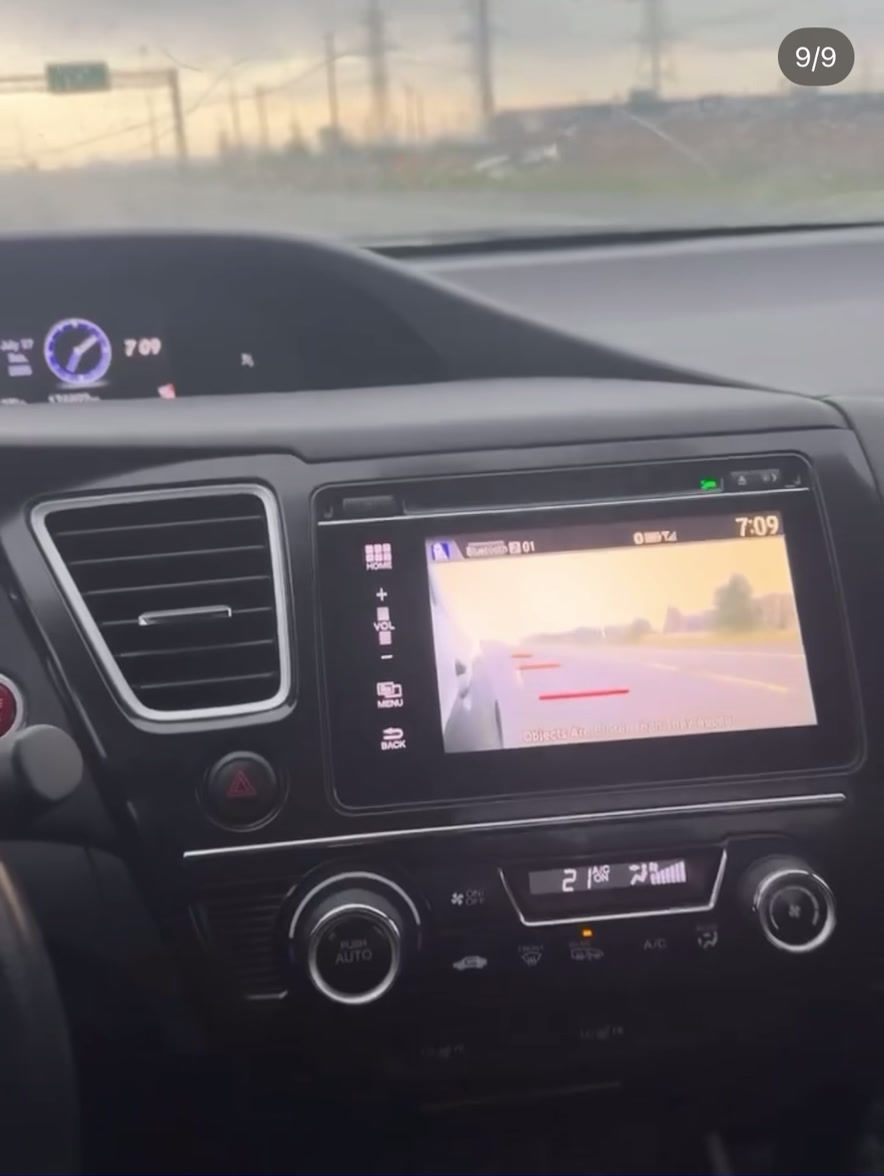Thumbnail: HONDA CIVIC EX (2015)