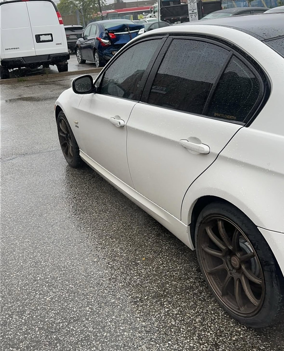Thumbnail: BMW 328i XDRIVE (2011)
