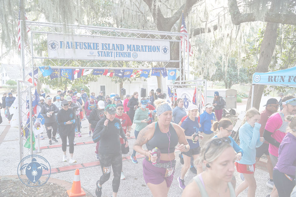 Runners on Daufuskie Island at start line during the R4R Rough Runners Daufuskie Island Marathon and Half Marathon