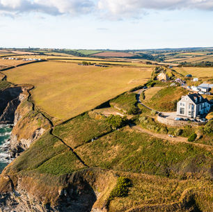 Sunny Cornish Clifftop Wedding at Beacon Crag- outdoor ceremony, Tipi, musicians, comedy act + more!