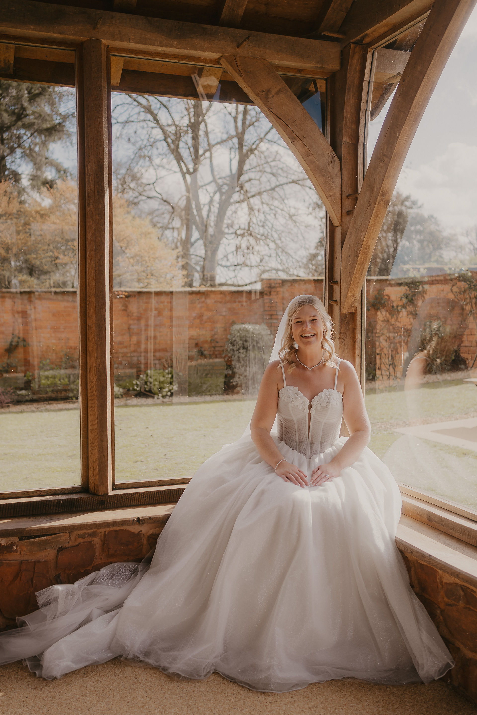 summer wedding at upton barn, devon wedding venue
