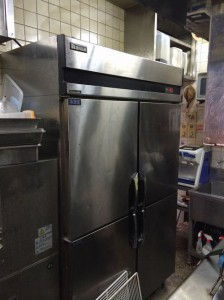 縦型冷凍冷蔵庫の入替