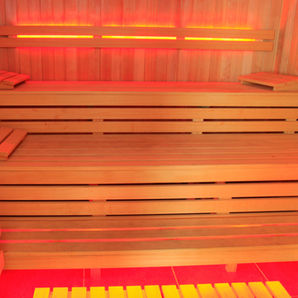 CROMOTERAPIA-SAUNAS-FINLANDESAS-MADERA-FABRICANTES-A-MEDIDA