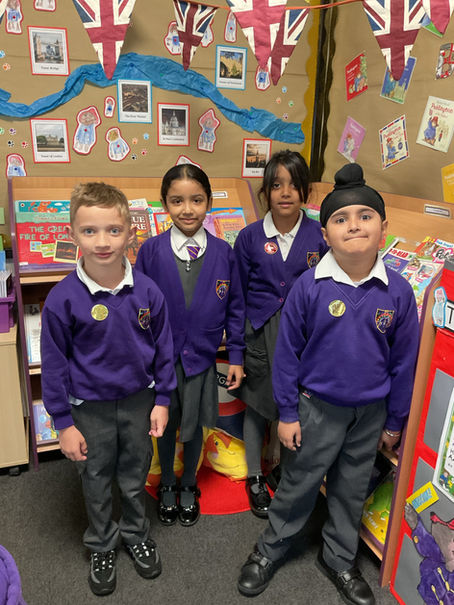 Well done to Pink Class Merit award and Gold card children 🌟