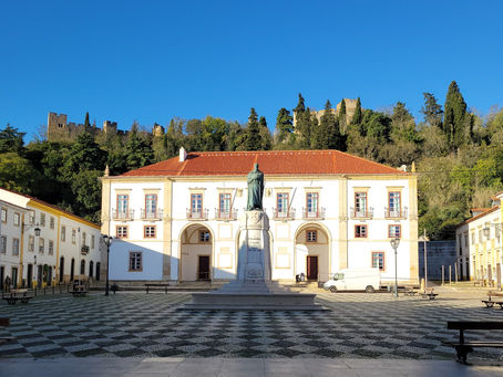 Tomar’s Municipal Building with the Castle and Monastery Above (photo by author)