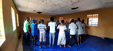 Peace Ambassadors in Aktion in Freetown's Gefaengnis fuer Jugendliche