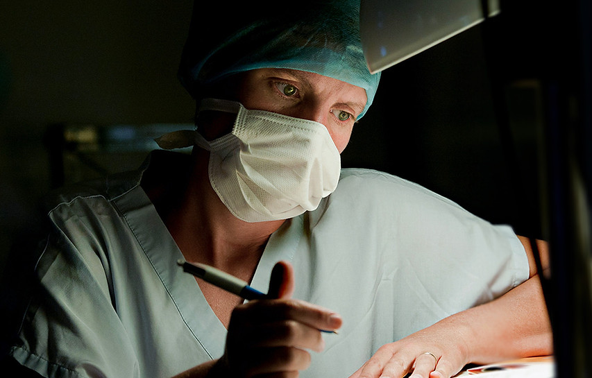 REPORTAGE_INFIRMIÈRE_BLOC_OPERATOIRE_HOPITAL_NECKER__ATTITUDE_PAR_SEBASTIEN_DIS_SILVESTRO.