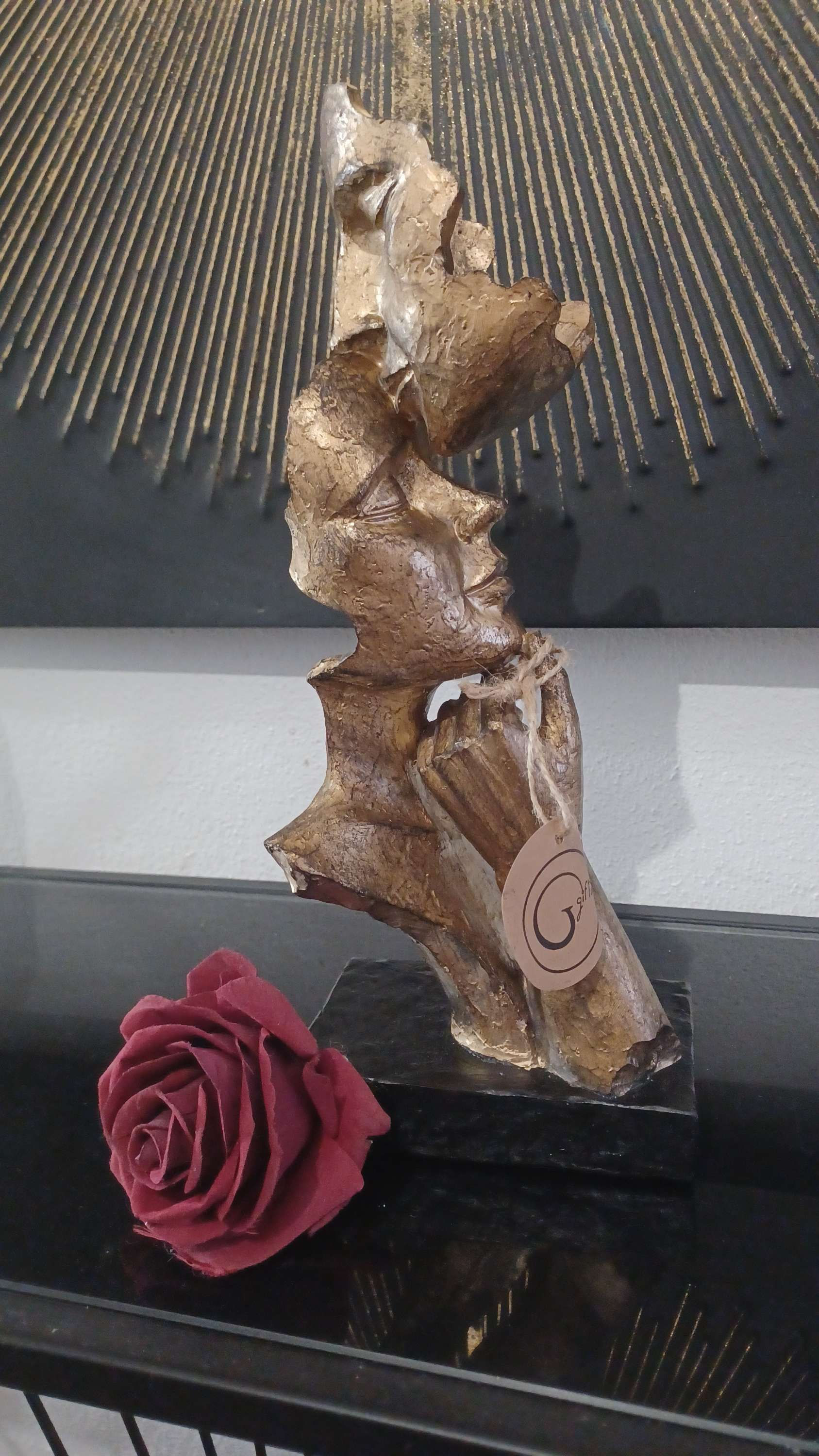 Sculpture design | Statue couple calin design.