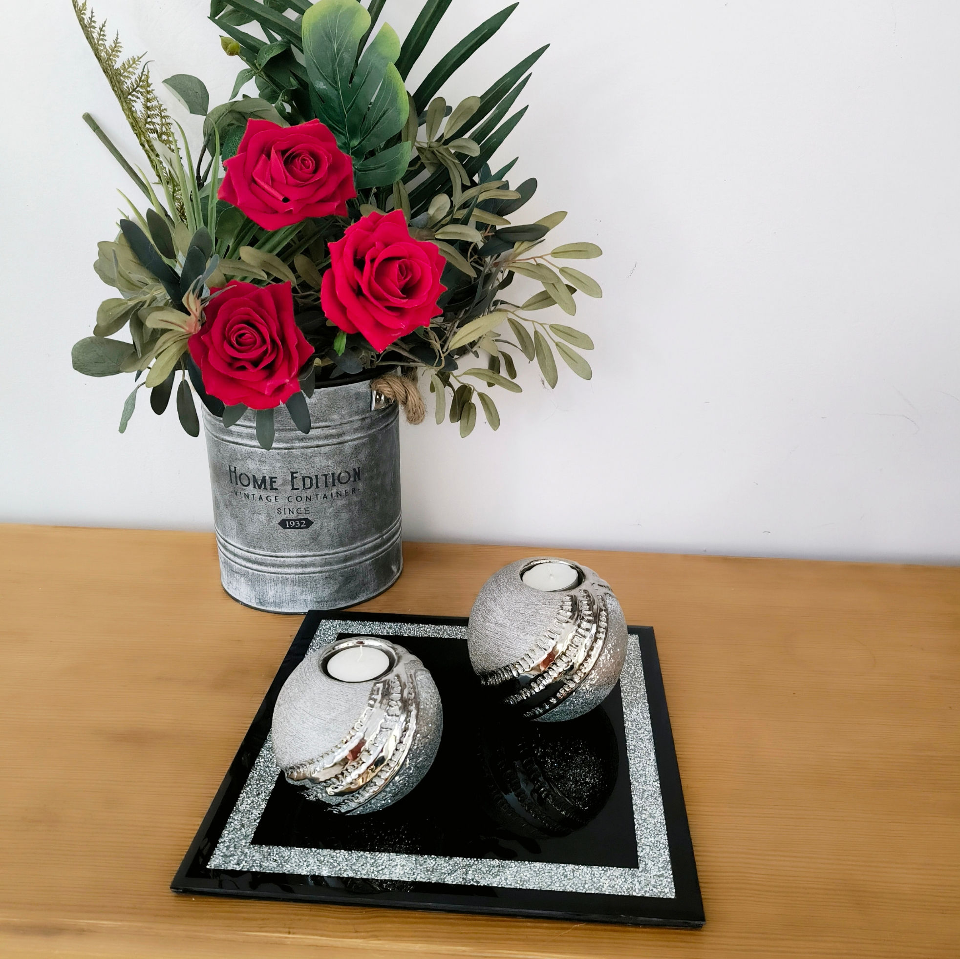 Plateau déco en verre noir brillant et fins strass pour bougeoir, vase ou statue