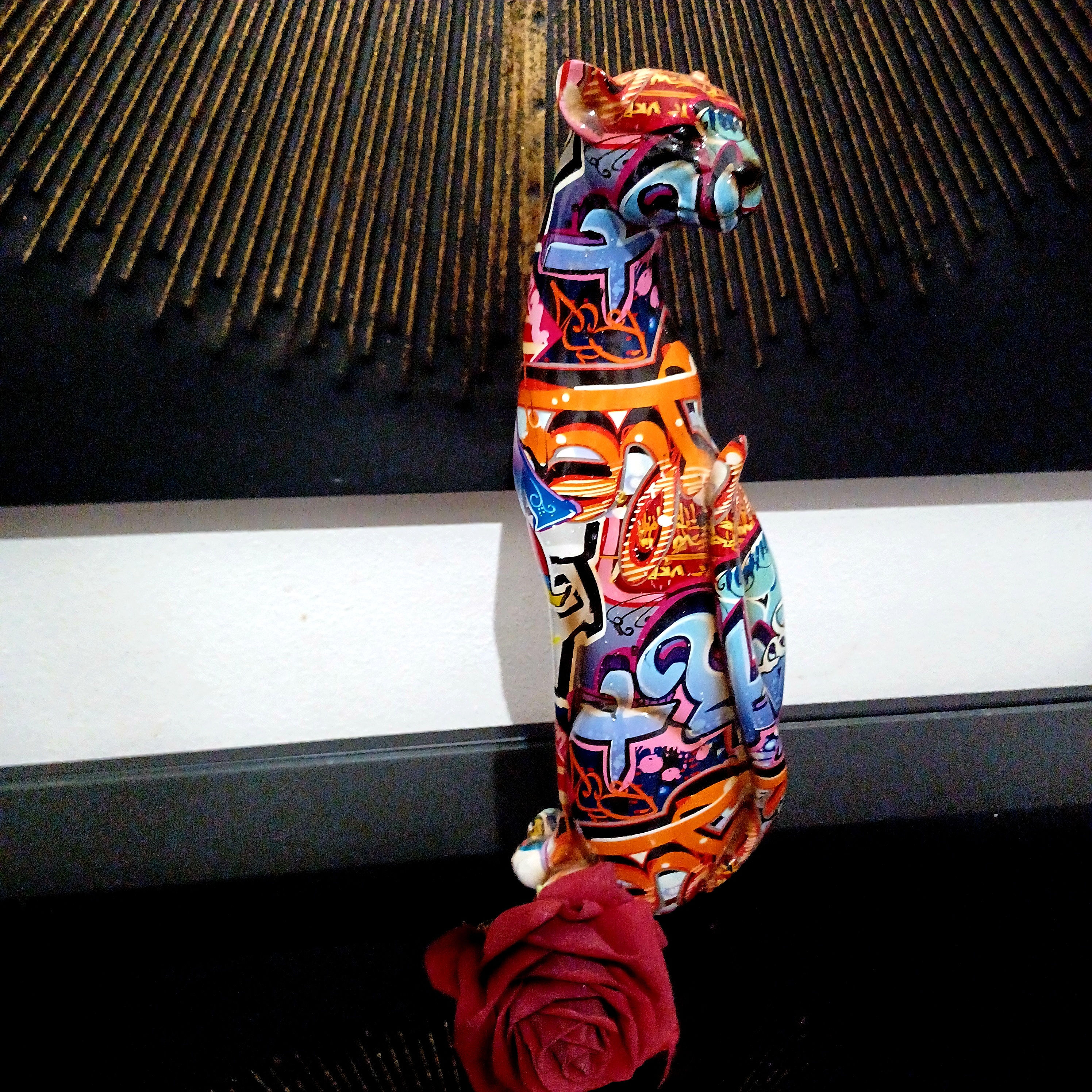 Statue panthère assisse collection street art graffiti 