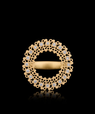 halo ring
18ct yellow gold with diamonds