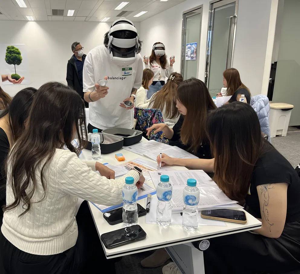 HRO participant using VR headset for the Mission We Are Possible bomb neutralization task.