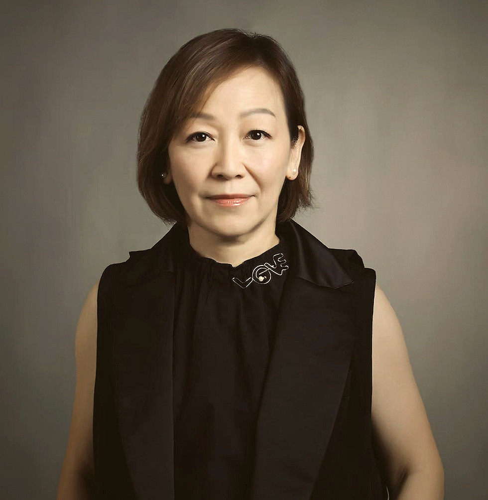 Elaine Holt