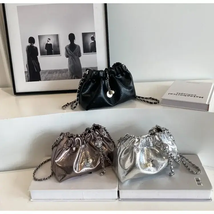 Glam Hobo Bag: The Accessory That Transforms Your Look in Minutes