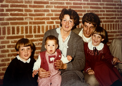 Familiefoto met Stephanie, ouders en zussen - touched by infinity