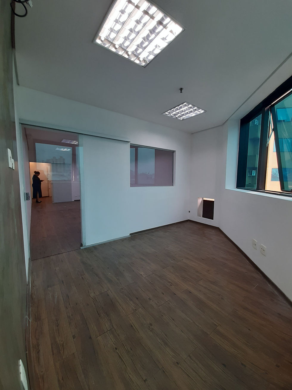 Miniatura: Sala Comercial Metrô Santana Reformada, 50m², 1 vaga, Copa