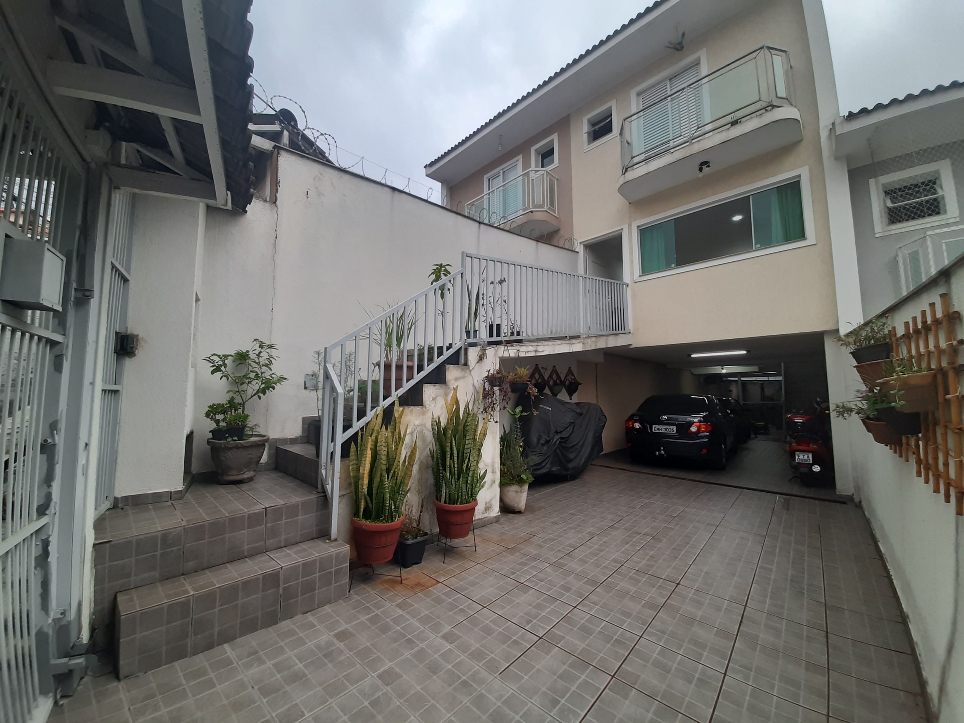 Sobrado 3 Dorms, 2 Suítes, 4 Vagas, Jd. Inverno, Churrasqueira. V. Paulicéia