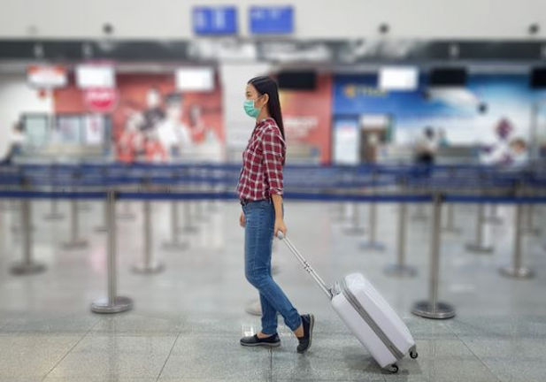 wearing_mask_in_airport.jpg