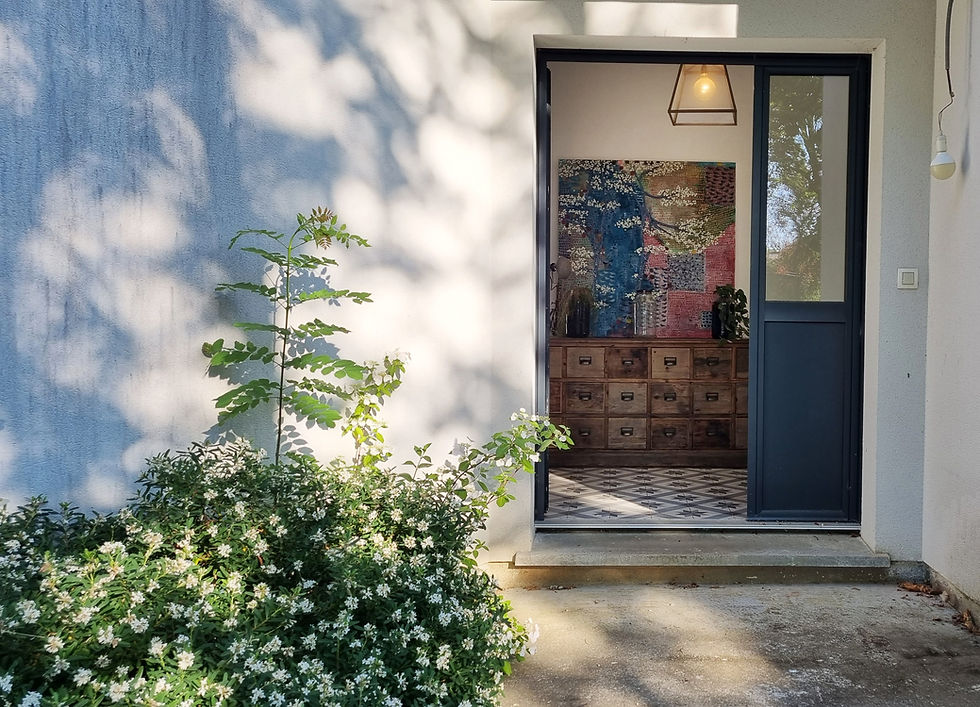 © EsraTrolonge On the Wall