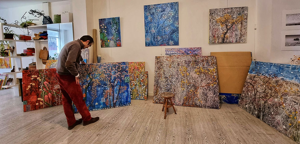 © EsraTrolonge On the Wall