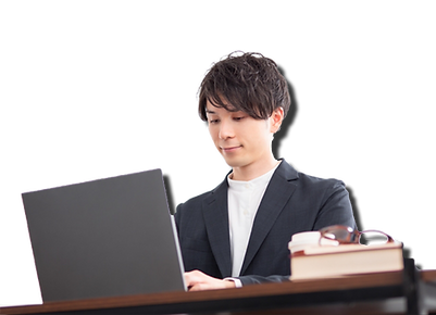 PC作業する男性